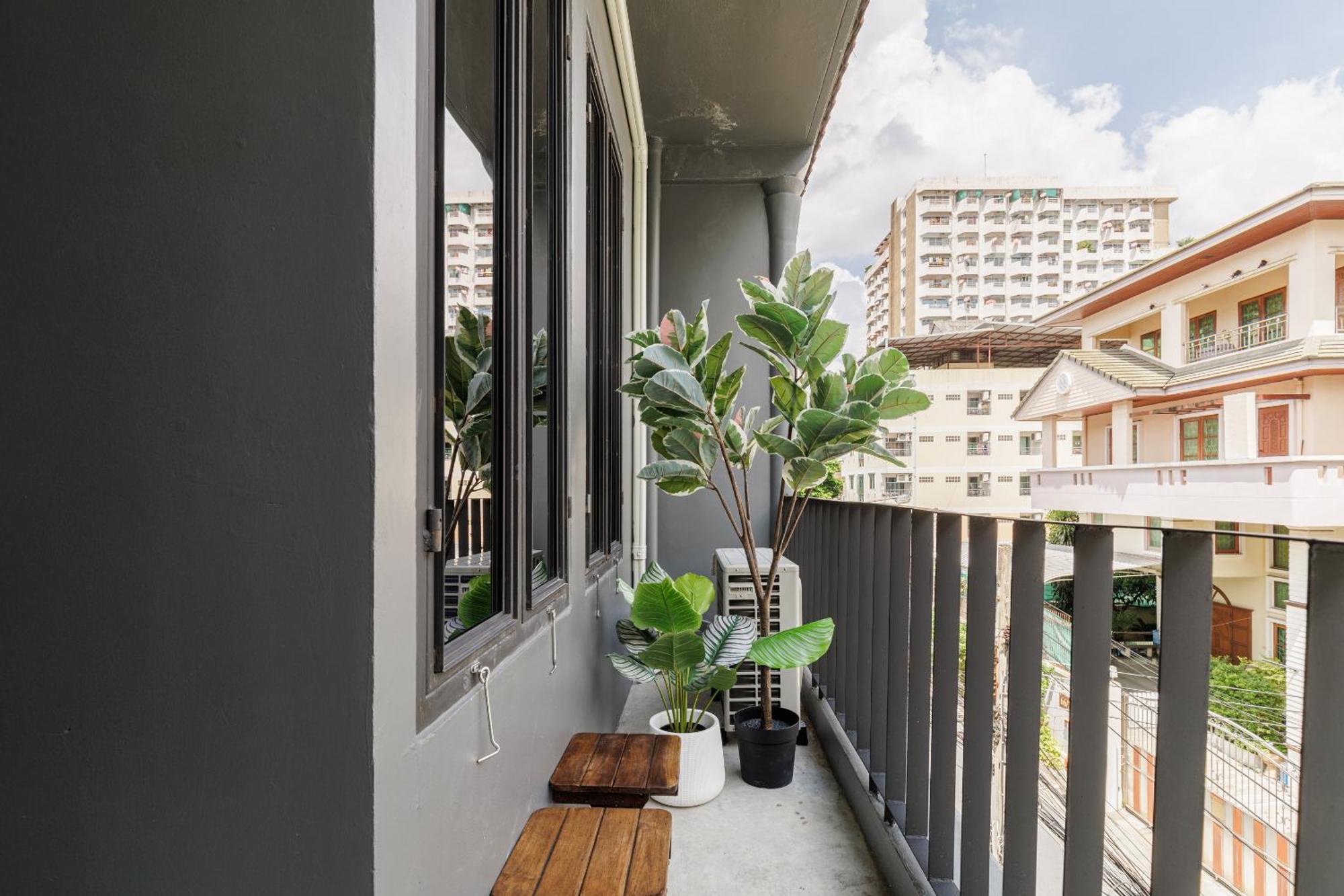Wabisabi Bangkok 3 Min To Train Station 호텔 외부 사진